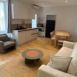 公寓 #102 Heart Of Vieil - Place Nationale-high-end Newly Renovated & Furnished