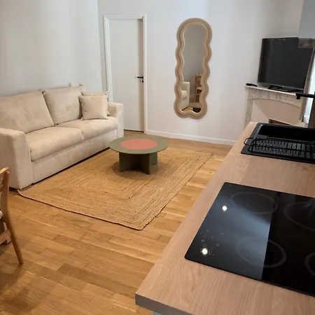 #102 Heart Of Vieil - Place Nationale-high-end Newly Renovated & Furnished 昂蒂布